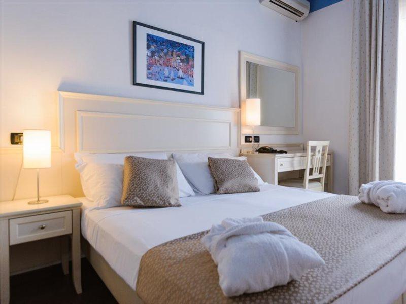 Hotel Fra I Pini Rimini Bagian luar foto