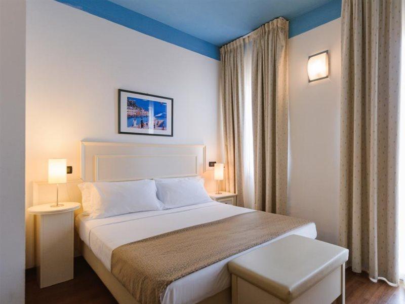 Hotel Fra I Pini Rimini Bagian luar foto