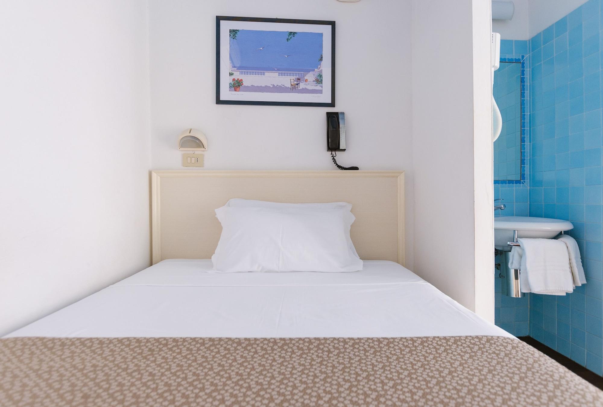 Hotel Fra I Pini Rimini Bagian luar foto