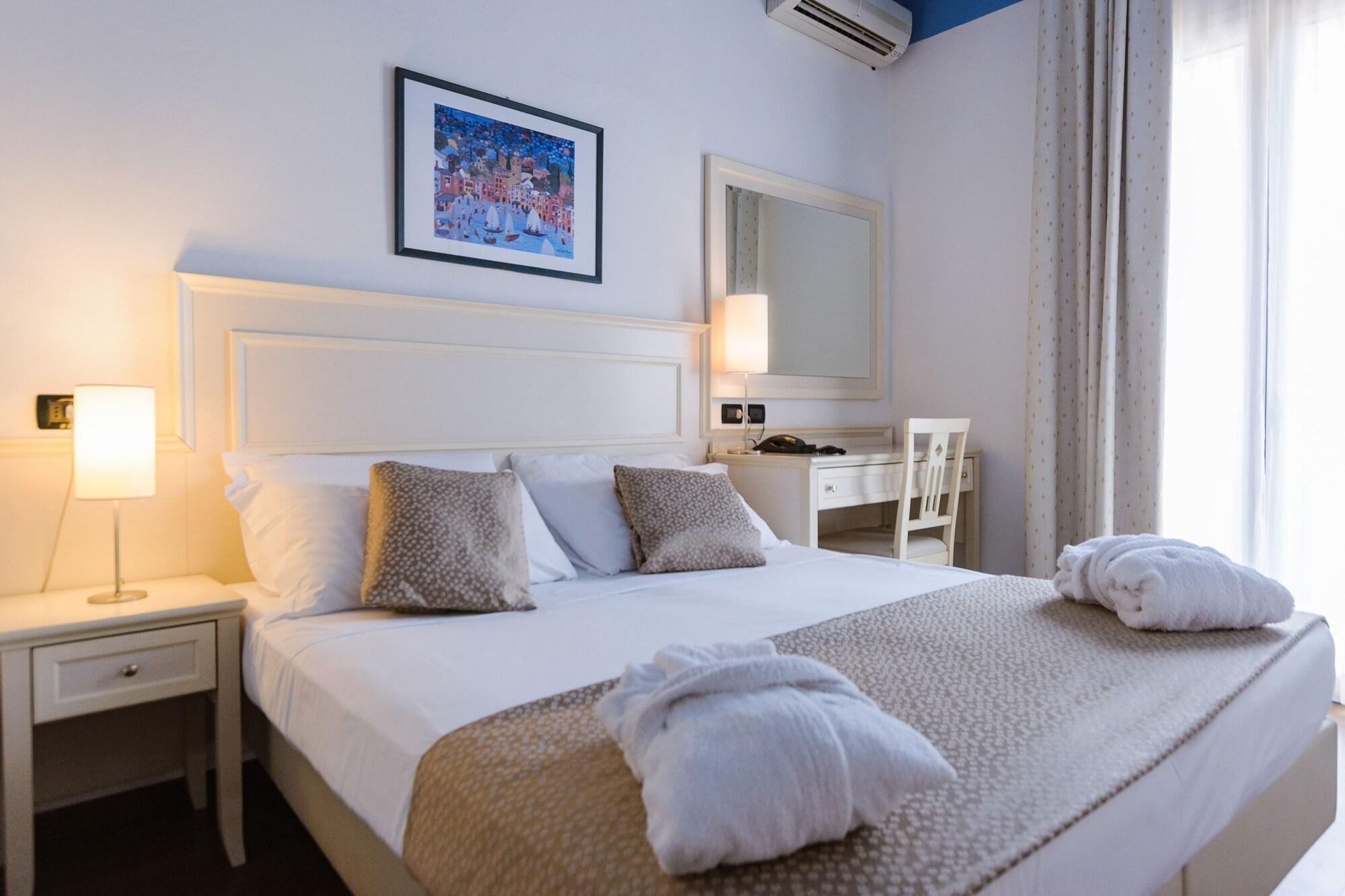 Hotel Fra I Pini Rimini Bagian luar foto