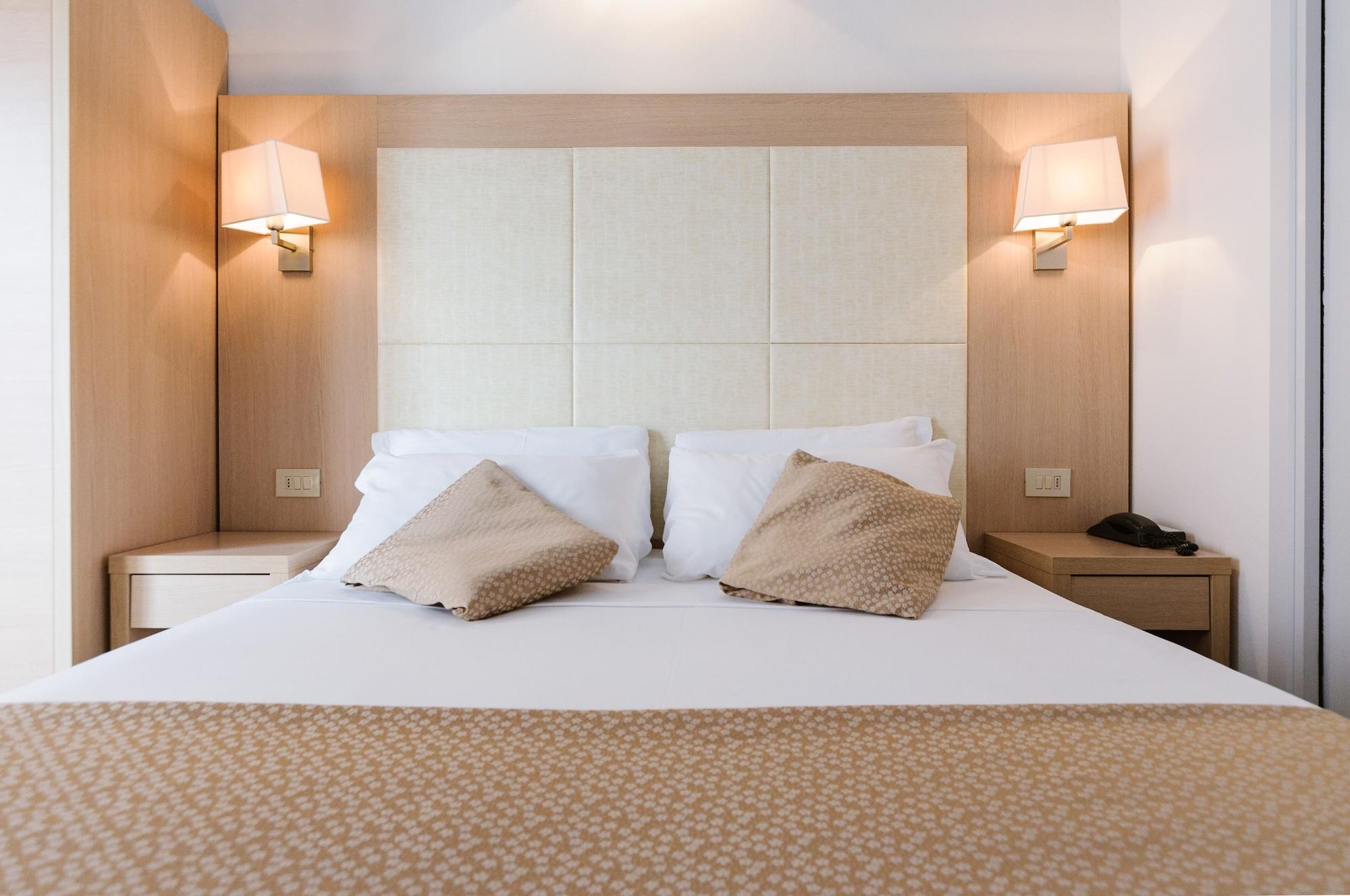 Hotel Fra I Pini Rimini Bagian luar foto