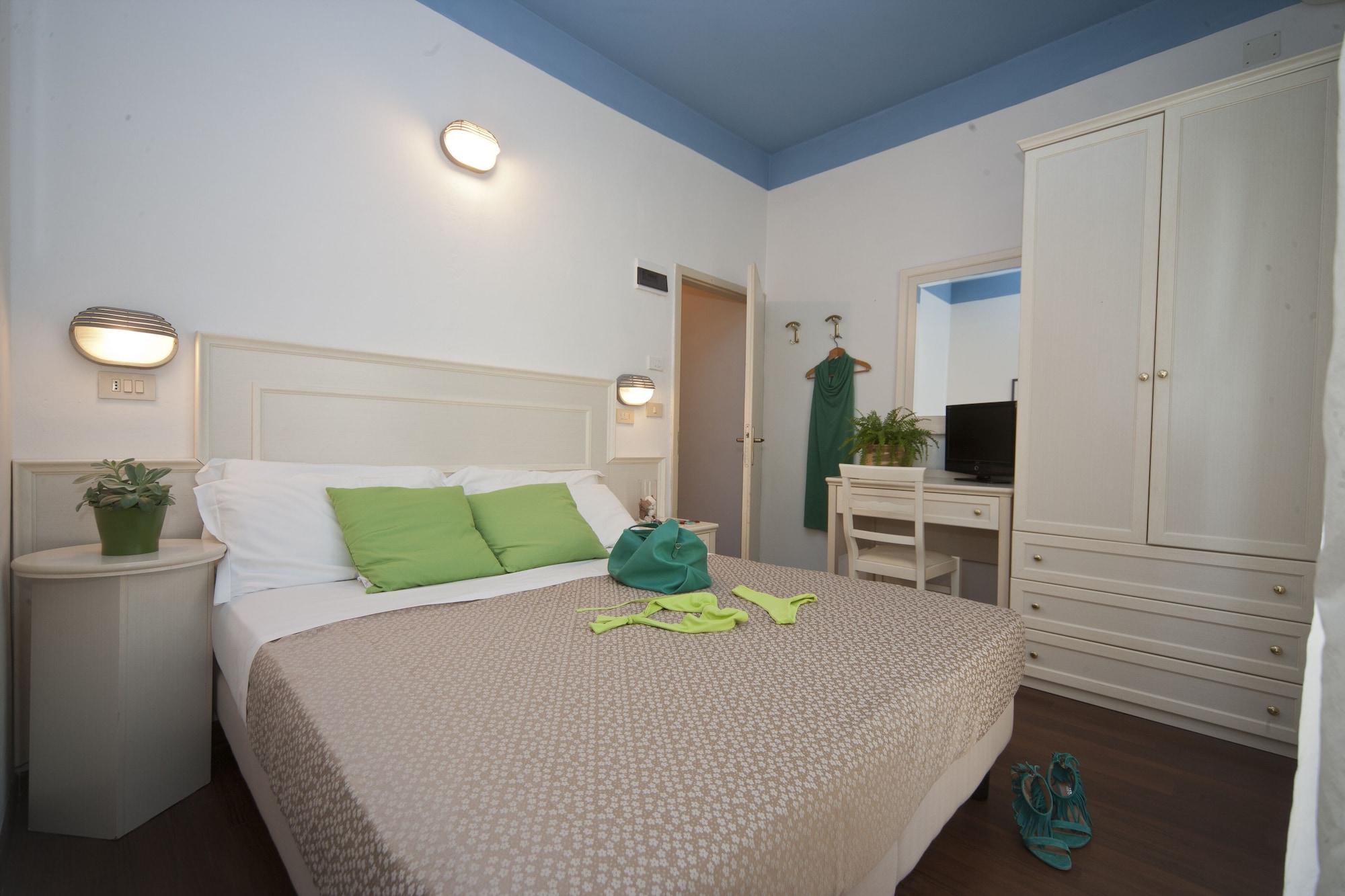 Hotel Fra I Pini Rimini Bagian luar foto