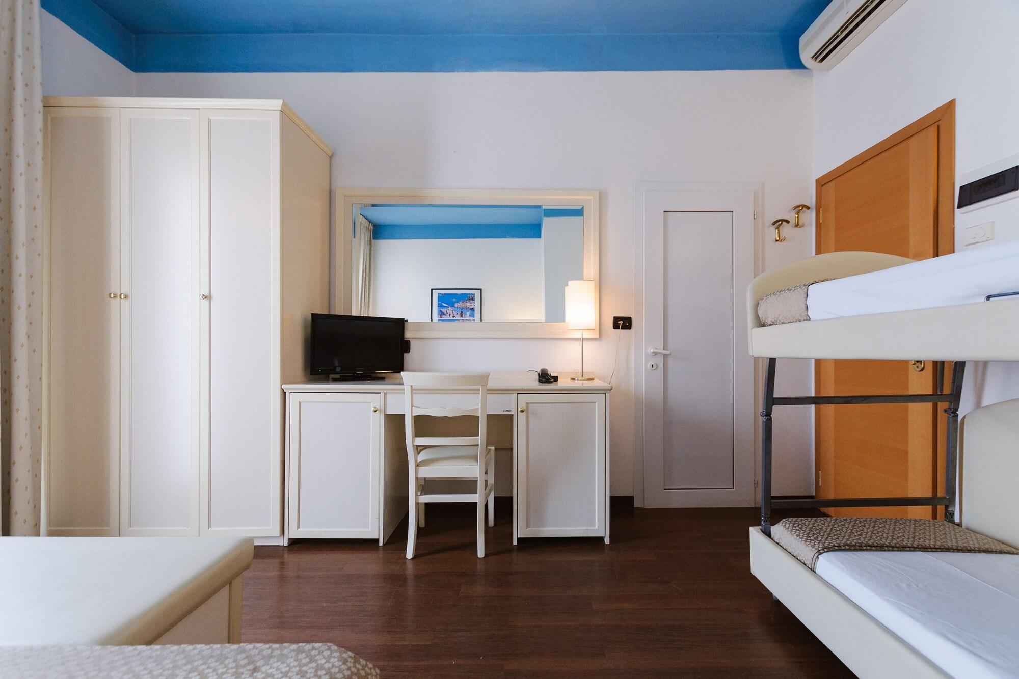 Hotel Fra I Pini Rimini Bagian luar foto