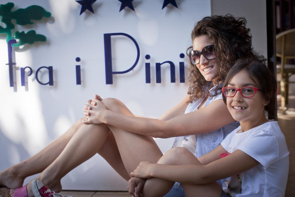 Hotel Fra I Pini Rimini Bagian luar foto