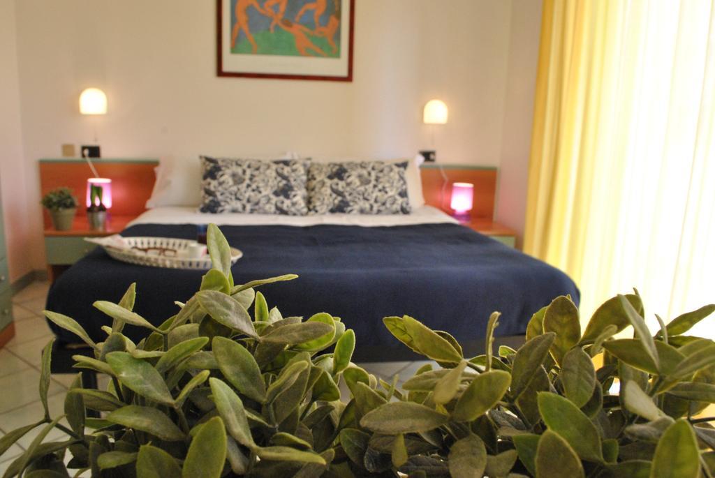 Hotel Fra I Pini Rimini Bagian luar foto
