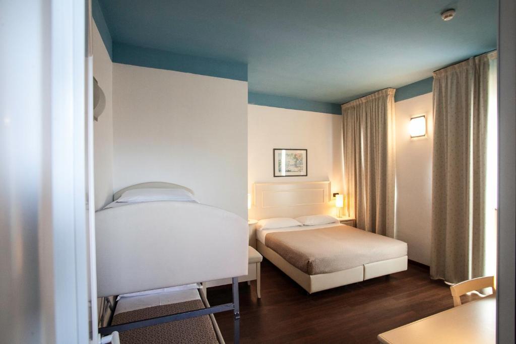 Hotel Fra I Pini Rimini Bagian luar foto